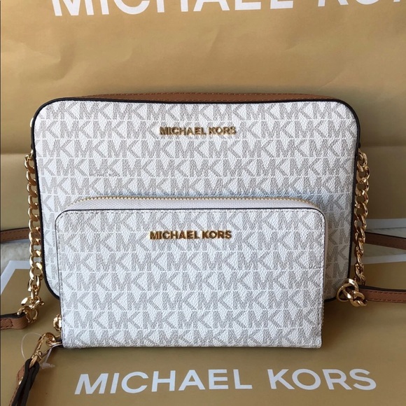 🌹Michael Kors Jet Set Crossbody Vanilla Set 🌹 - Picture 2 of 8